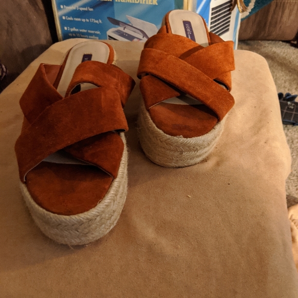 Platform Sandals - Picture 1 of 7